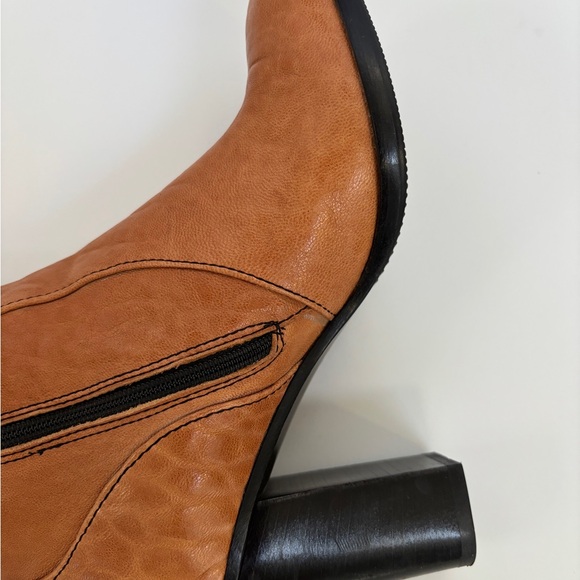 Fendi B-Buckle Tall Leather Boots | Tan | New Without Tags|35|Gorgeous Leather - Picture 7 of 12